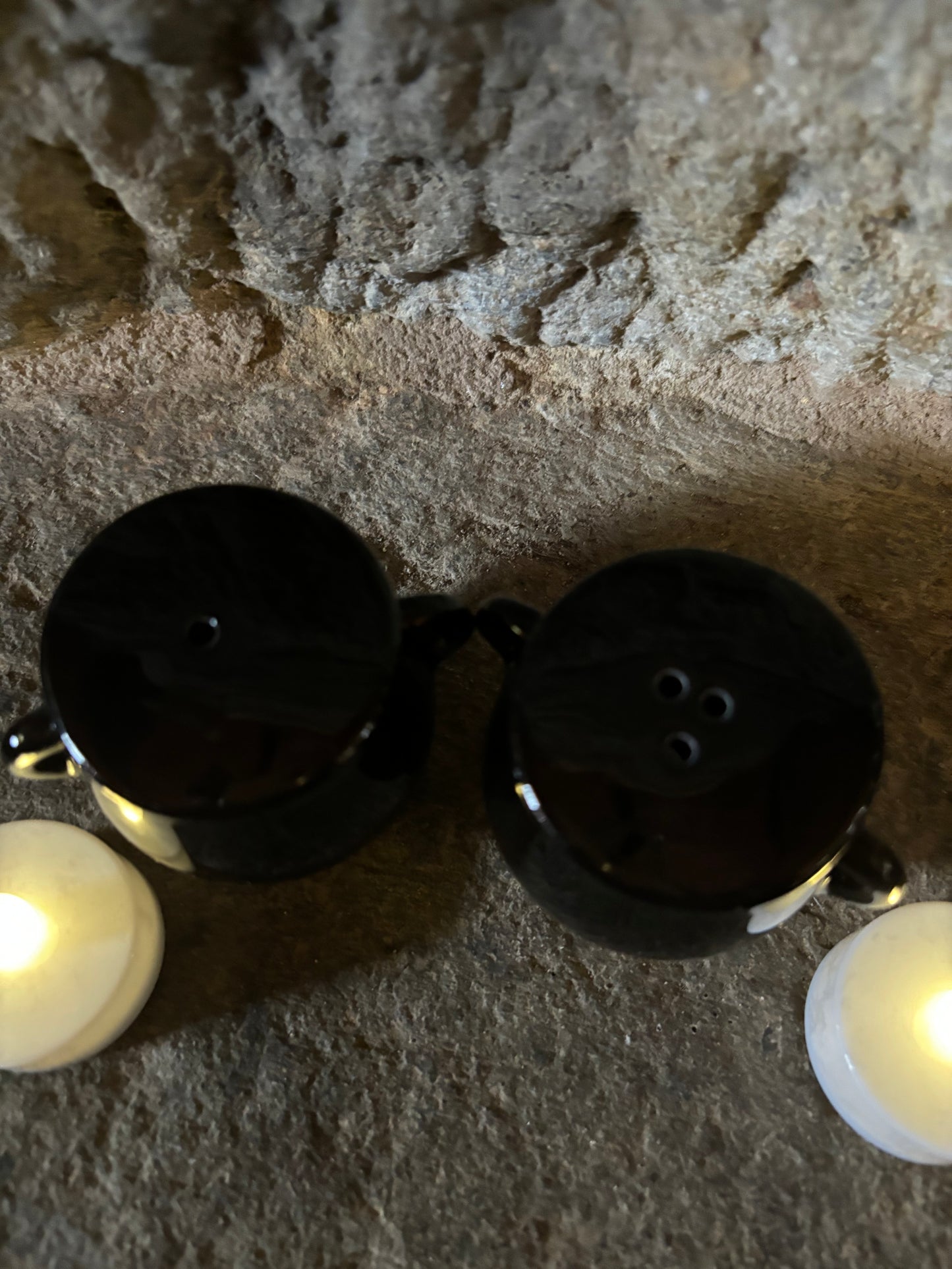 Salt and Pepper Cauldrons Black